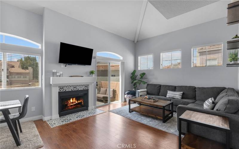 Vaulted ceiling with open floorplan