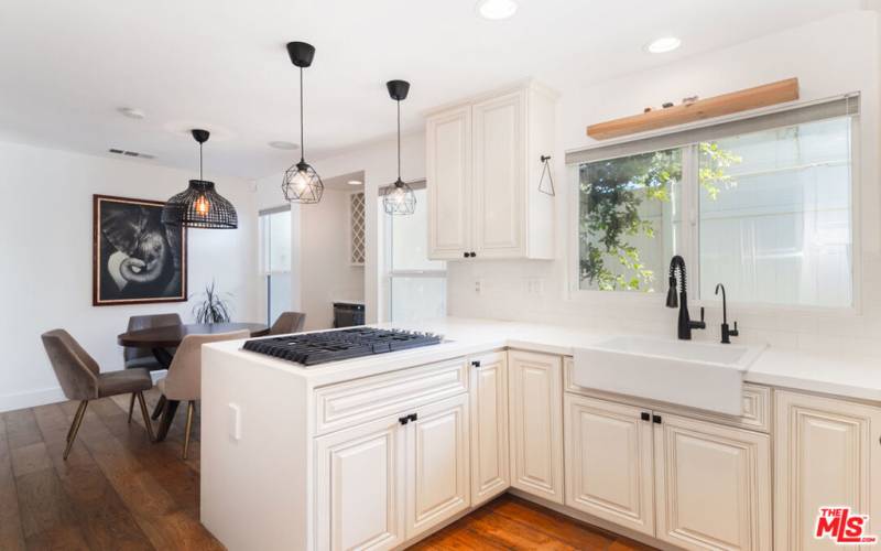 Kitchen/Dining Area