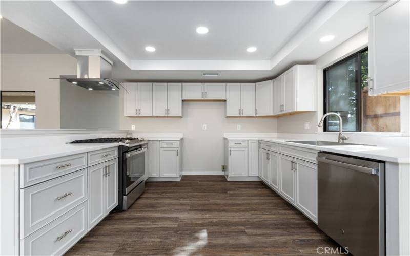 Just look at that gorgeous ceiling, modernized kitchen.