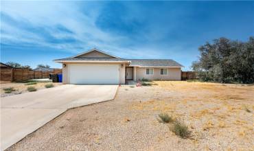 13286 Topock Road, Apple Valley, California 92308, 3 Bedrooms Bedrooms, ,2 BathroomsBathrooms,Residential,Buy,13286 Topock Road,EV24191680