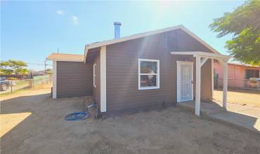 215 Kincaid Street, Bakersfield, California 93307, 2 Bedrooms Bedrooms, ,1 BathroomBathrooms,Residential,Buy,215 Kincaid Street,NS24194150