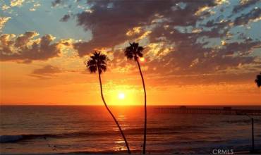 Steps from World Class Beaches, San Clemente Pier, Boutique Shopping and More !