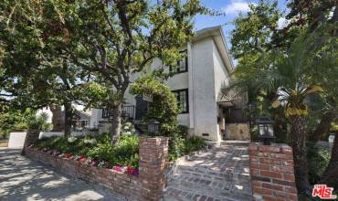 1322 Wellesley Avenue 9, Los Angeles, California 90025, 2 Bedrooms Bedrooms, ,2 BathroomsBathrooms,Residential,Buy,1322 Wellesley Avenue 9,24441753