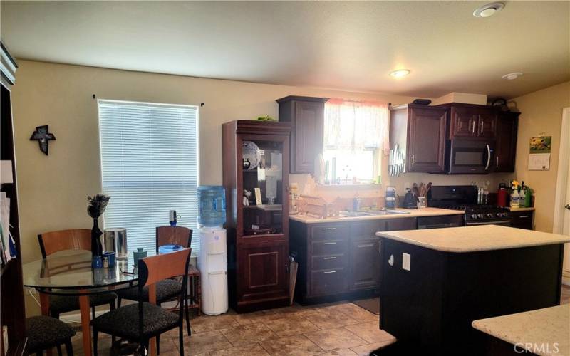 Dining Area & Kitchen