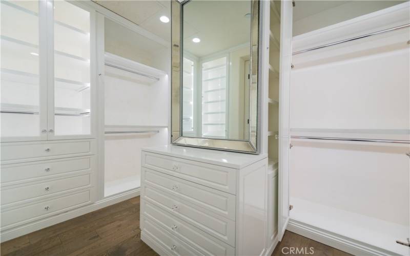 Main bedroom walk-in closet