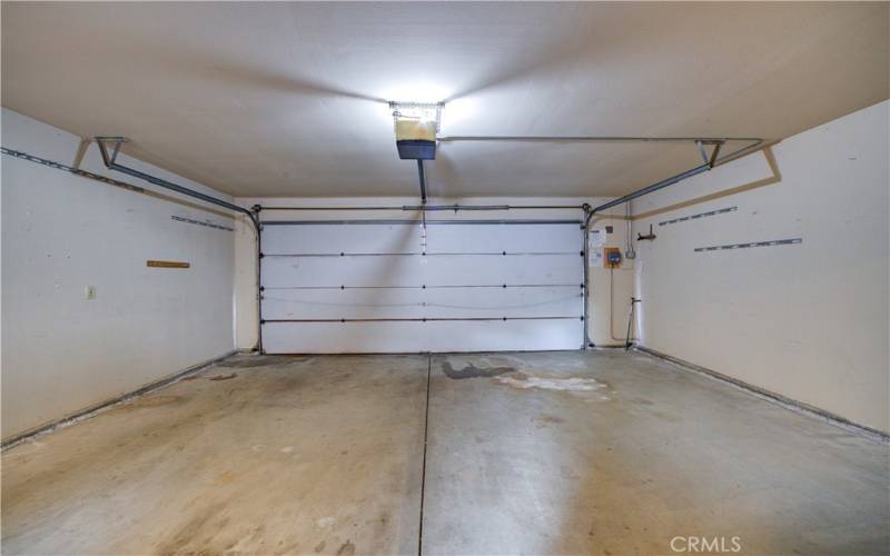 spacious 2 car garage