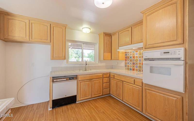 15-web-or-mls-1102 East Ave J5 kitchen t