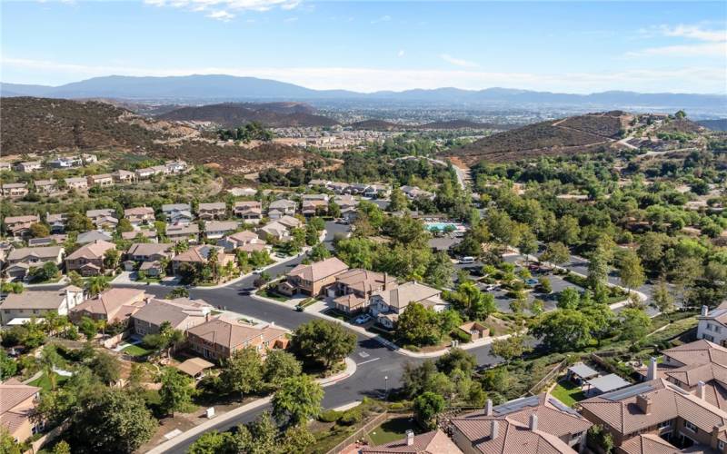 Aerial view of the neighborhood and surrounding communities 

& Temecula valley