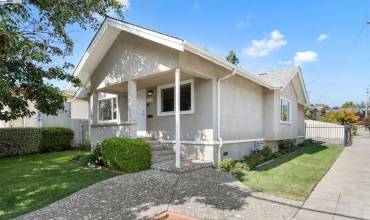 2548 Macarthur Blvd, Oakland, California 94602, 3 Bedrooms Bedrooms, ,1 BathroomBathrooms,Residential,Buy,2548 Macarthur Blvd,41073685