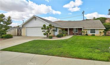 5572 Peacock Lane, Riverside, California 92505, 4 Bedrooms Bedrooms, ,2 BathroomsBathrooms,Residential,Buy,5572 Peacock Lane,IV24195096