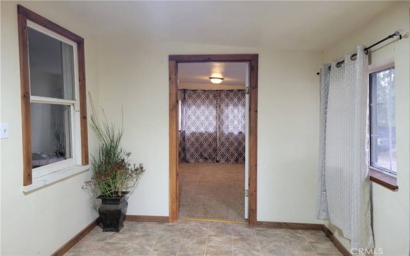 bedroom right of entry/mud room