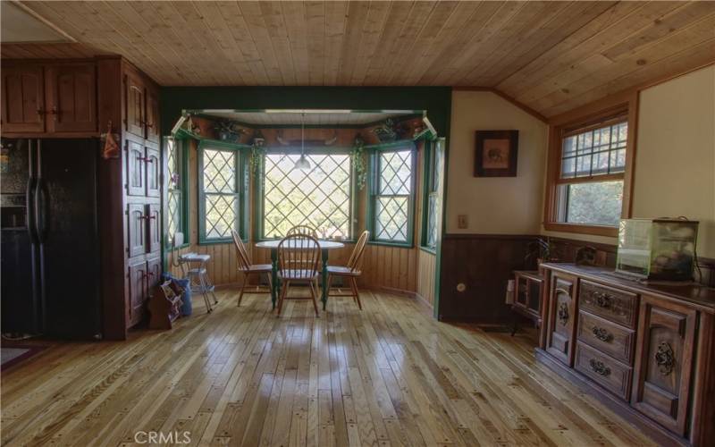 Breakfast Nook/Dining Area