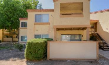 1130 W Blaine Street 102, Riverside, California 92507, 2 Bedrooms Bedrooms, ,1 BathroomBathrooms,Residential,Buy,1130 W Blaine Street 102,IG24195383