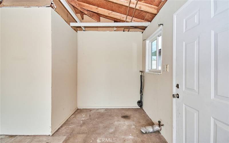 Garage laundry area