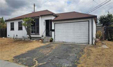 Welcoming home entrance, with spacious front and side yard