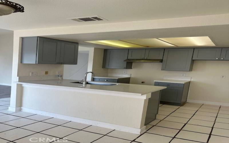 New Kitchen with Quartz countertop