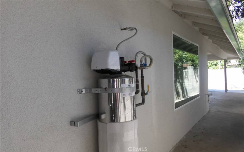 Water filtration system