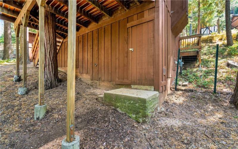 Basement with laundry room