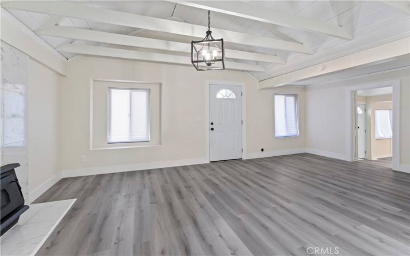 Front unit, Living room with Fireplace.