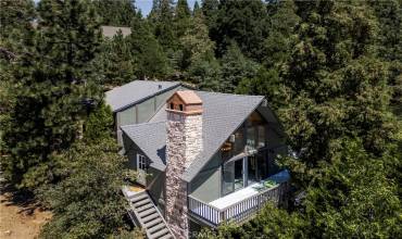 26964 Golf Course Lane, Lake Arrowhead, California 92352, 4 Bedrooms Bedrooms, ,3 BathroomsBathrooms,Residential,Buy,26964 Golf Course Lane,PW24167746