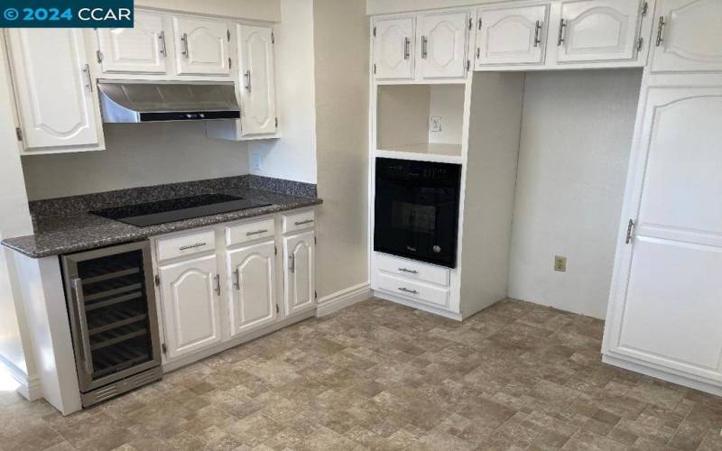 Newer Appliances & Wine Fridge