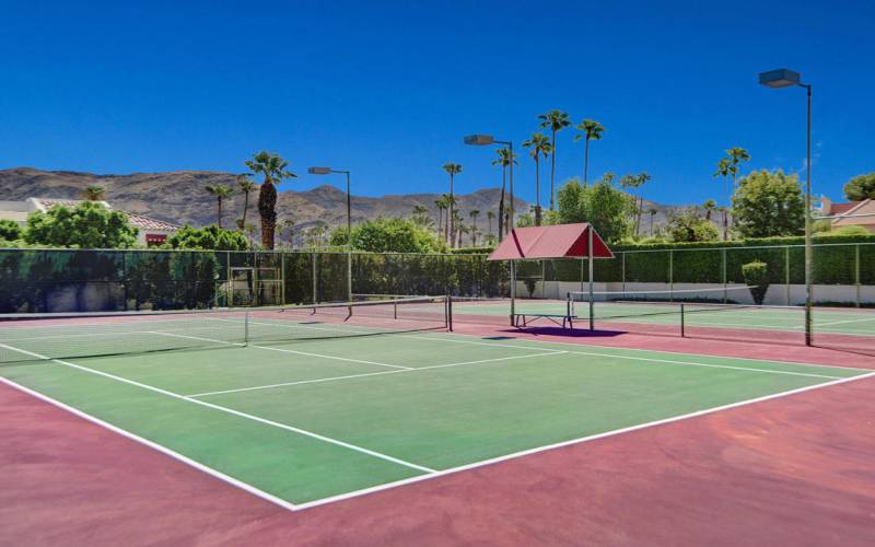 COMMUNITY TENNIS COURTS TO MOUNTAINS MLS