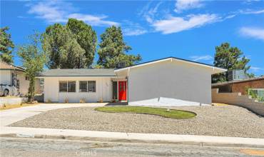 14135 Wimbleton Drive, Victorville, California 92395, 3 Bedrooms Bedrooms, ,2 BathroomsBathrooms,Residential,Buy,14135 Wimbleton Drive,IV24196426