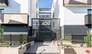 409 Hayworth 301, Los Angeles, California 90048, 3 Bedrooms Bedrooms, ,3 BathroomsBathrooms,Residential Lease,Rent,409 Hayworth 301,24442823