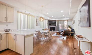 819 S Holt Avenue 101, Los Angeles, California 90035, 2 Bedrooms Bedrooms, ,2 BathroomsBathrooms,Residential Lease,Rent,819 S Holt Avenue 101,24442545