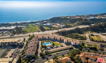 23904 De Ville Way B, Malibu, California 90265, 1 Bedroom Bedrooms, ,2 BathroomsBathrooms,Residential Lease,Rent,23904 De Ville Way B,24442567