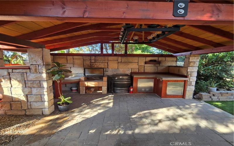 Outdoor kitchen