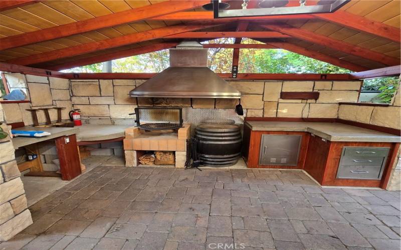 Outdoor kitchen