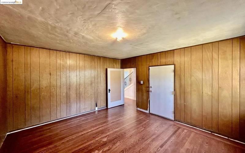 Bedroom3/Basement entry