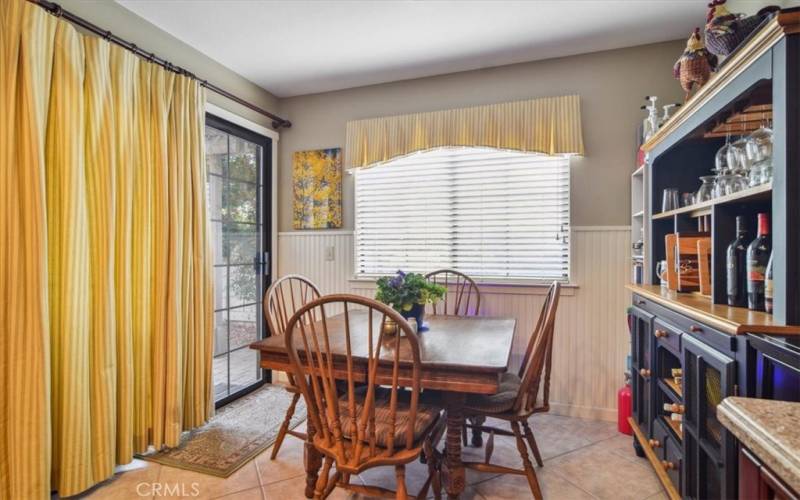 Kitchen Dining Area