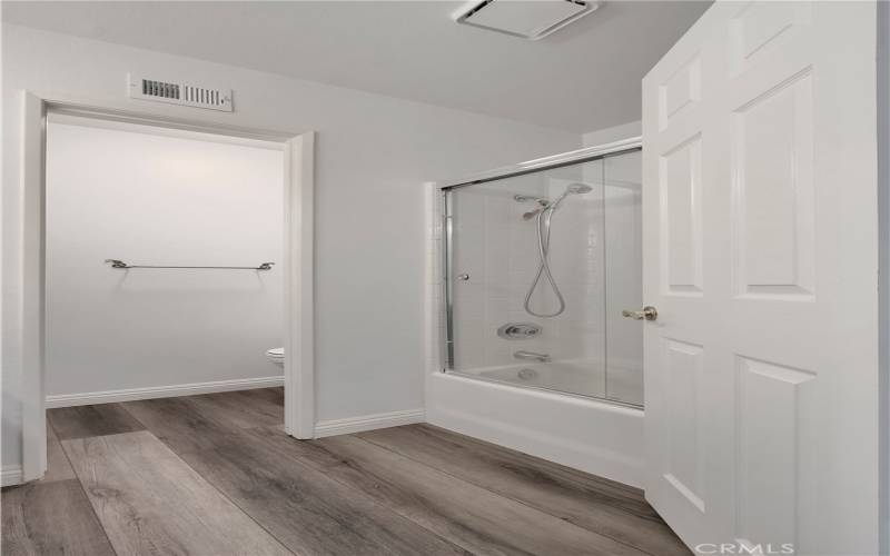 Guest bathroom with shower/tub combo