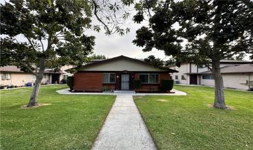 1150 W Calle De Las Estrellas 1, Azusa, California 91702, 2 Bedrooms Bedrooms, ,1 BathroomBathrooms,Residential,Buy,1150 W Calle De Las Estrellas 1,CV24195995