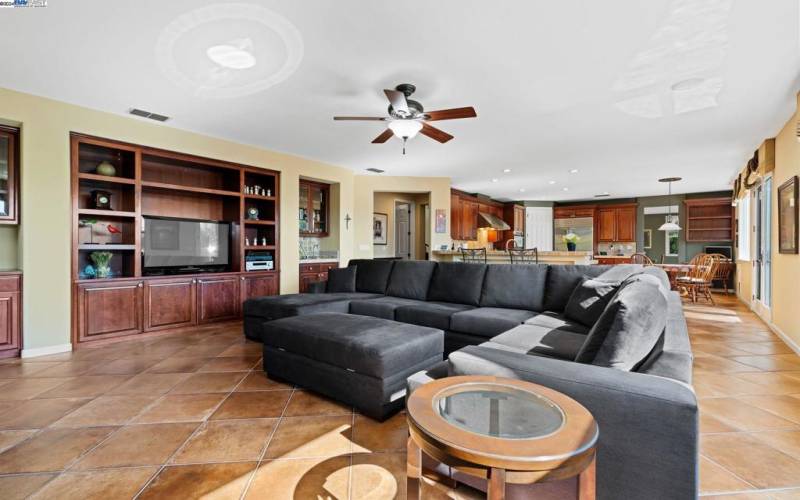 Family Room Kitchen  Combo