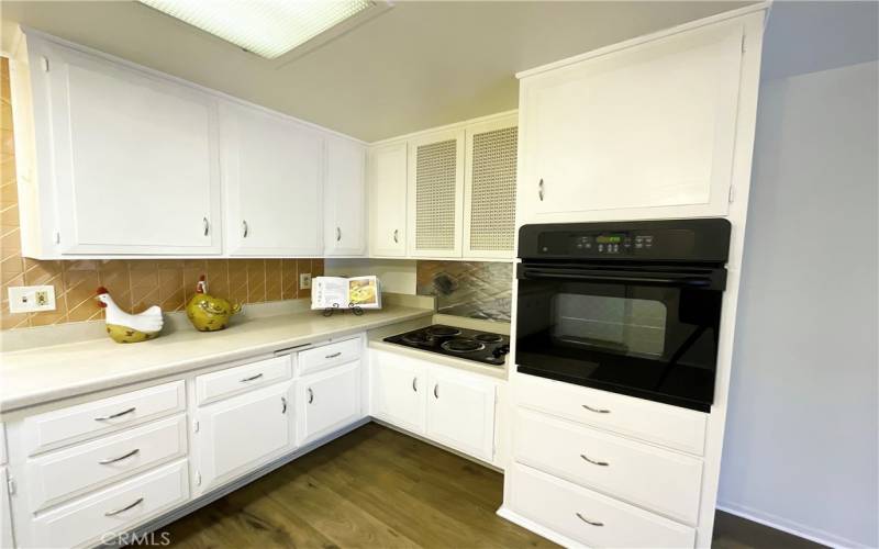 Spacious kitchen with an abundance of storage and counter space~