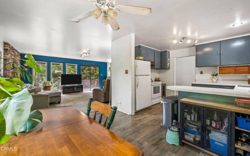 Kitchen/ Dining Area