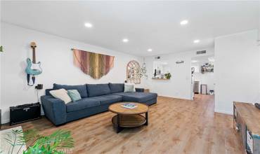 15125 Nordhoff Street 17, North Hills, California 91343, 2 Bedrooms Bedrooms, ,1 BathroomBathrooms,Residential,Buy,15125 Nordhoff Street 17,SR24168743