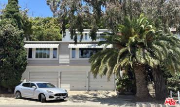 16537 W Sunset Boulevard, Pacific Palisades, California 90272, 2 Bedrooms Bedrooms, ,1 BathroomBathrooms,Residential Lease,Rent,16537 W Sunset Boulevard,24443095