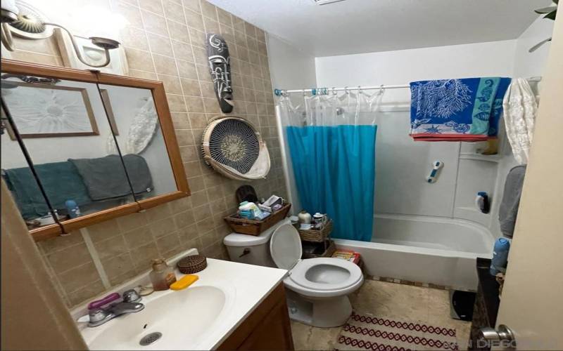 Bathroom of unit 510, this unit has one bathroom total