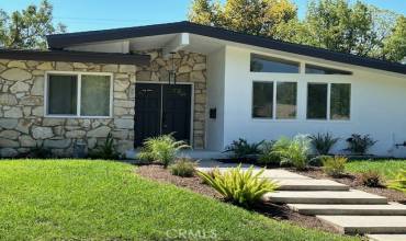 Very spacious Charles Du Bois style home