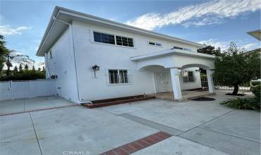 4624 Noble Avenue, Sherman Oaks, California 91403, 3 Bedrooms Bedrooms, ,3 BathroomsBathrooms,Residential Lease,Rent,4624 Noble Avenue,SR24196505