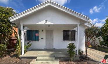 217 W 70th Street, Los Angeles, California 90003, 4 Bedrooms Bedrooms, ,Residential Income,Buy,217 W 70th Street,24443477