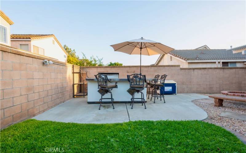 Built-in BBQ with gas line