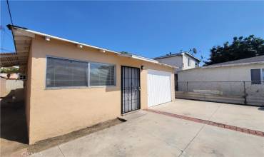 1231 E South St, Long Beach, California 90805, 3 Bedrooms Bedrooms, ,2 BathroomsBathrooms,Residential Lease,Rent,1231 E South St,PW24189391