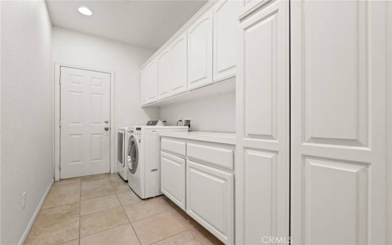 Large Laundry / Utility Room