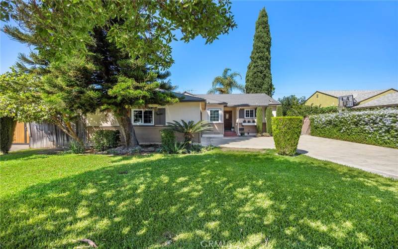 What better setting than this charming single level pool home tucked away in the center of a friendly neighborhood in Central Orange County? There is plenty of potential for first time buyers or those who want an investment property.