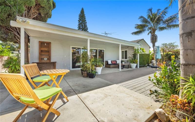 Centrally located in Orange County, less than 3 miles to Disneyland, Angel Stadium, Garden Walk and numerous restaurants and shopping. Conveniently located near 22 & 5 freeways. Come see this charming home before it's too late!